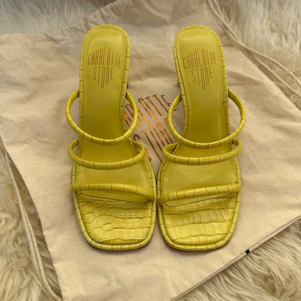 🍋Charlotte Stone Vibrant Yellow Croc Embossed Leather Heels Size 7